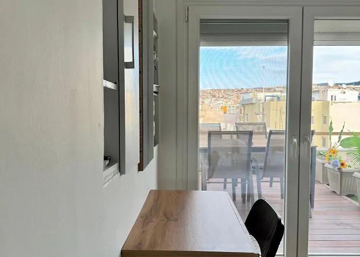 דירה Rooftop Tiny Suite-roof Deck-sunbeds-city View *