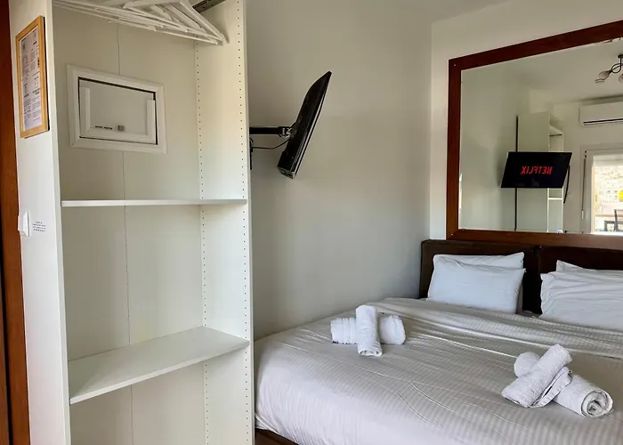 Rooftop Tiny Suite-roof Deck-sunbeds-city View Apartamento